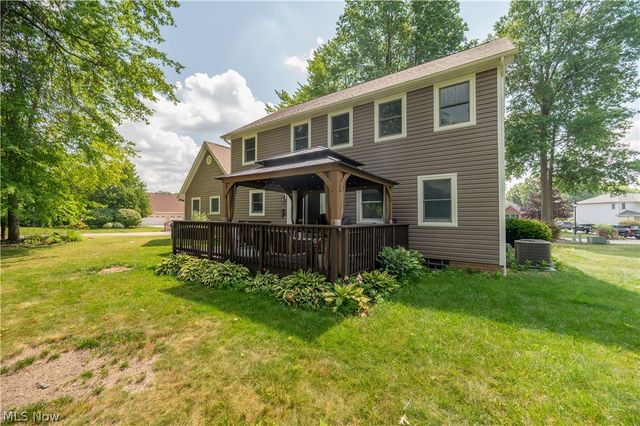 2218 Crestmont Drive, Girard, OH 44420