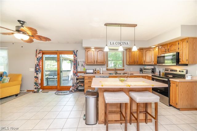 2218 Crestmont Drive, Girard, OH 44420