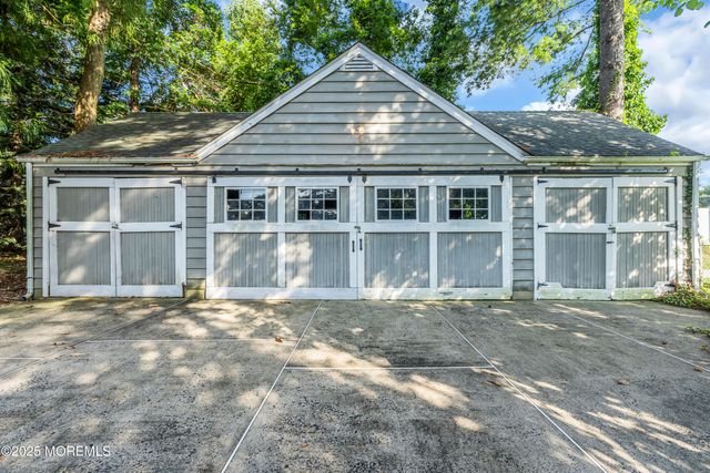 917 Riverview Drive, Brielle, NJ 08730