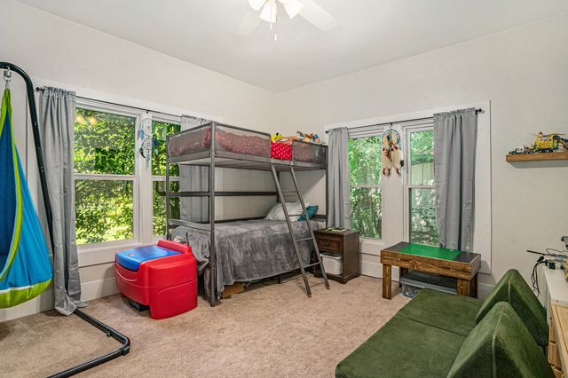 305 Scurlock Street, Grandview, TX 76050