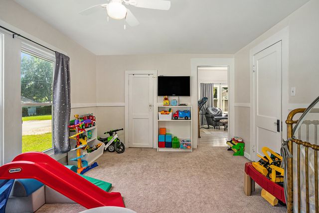 305 Scurlock Street, Grandview, TX 76050