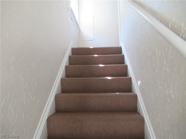 1518 Ridgewood Avenue Upstairs, Lakewood, OH 44107