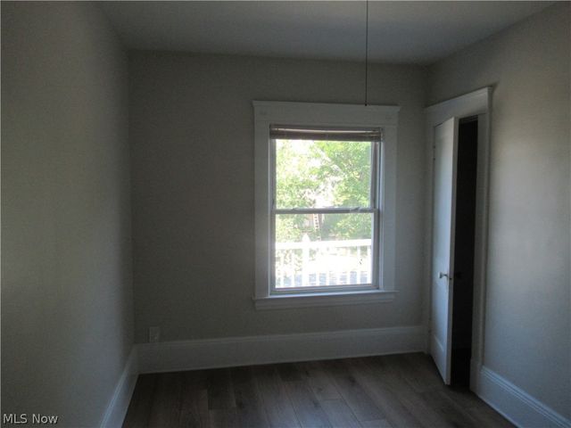 1518 Ridgewood Avenue Upstairs, Lakewood, OH 44107