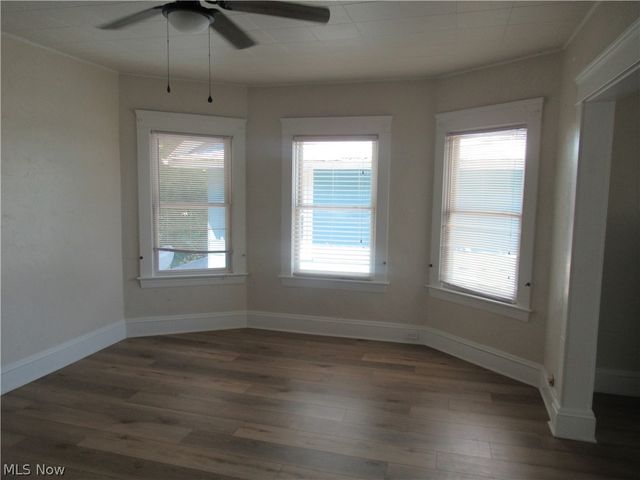 1518 Ridgewood Avenue Upstairs, Lakewood, OH 44107