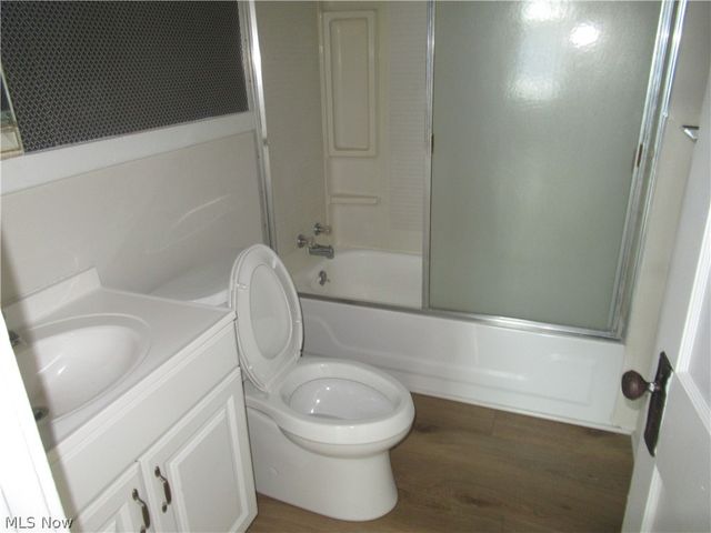 1518 Ridgewood Avenue Upstairs, Lakewood, OH 44107