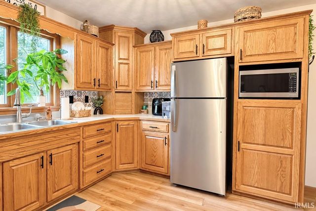 216 Cindy Court, Millersburg, IN 46543