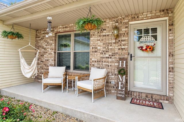 216 Cindy Court, Millersburg, IN 46543