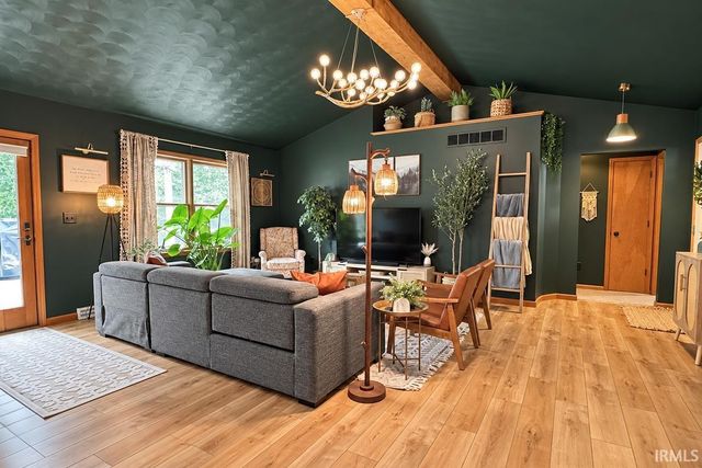 216 Cindy Court, Millersburg, IN 46543