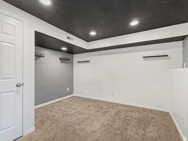 6466 W PIN OAK DR, West Jordan, UT 84081