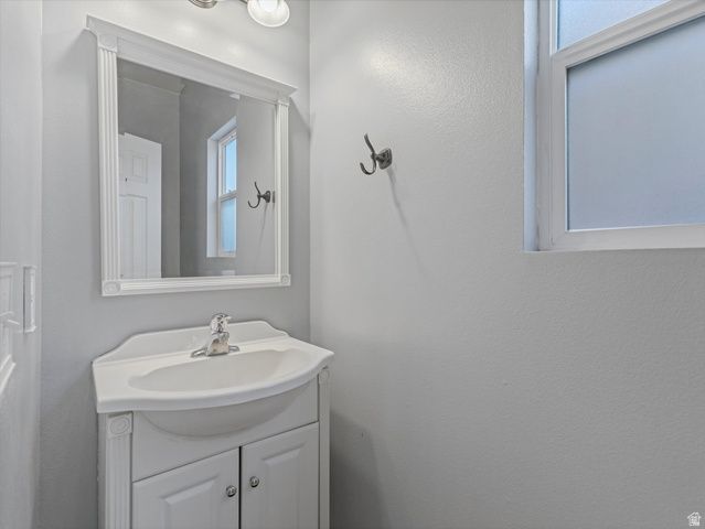 6466 W PIN OAK DR, West Jordan, UT 84081