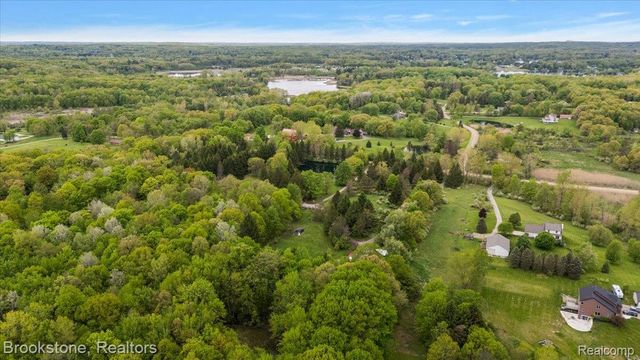 2135 S Hadley Road, Ortonville Village, MI 48462