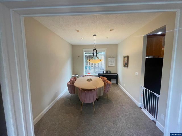 4420 SW Country Club Dr, Corvallis, OR 97333