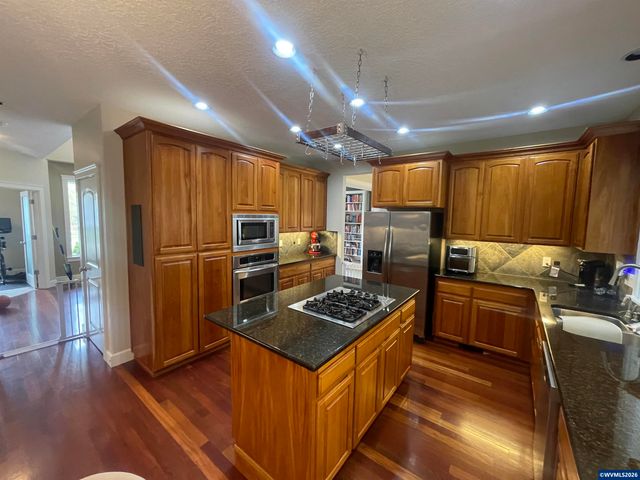 4420 SW Country Club Dr, Corvallis, OR 97333