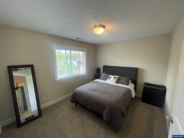 4420 SW Country Club Dr, Corvallis, OR 97333