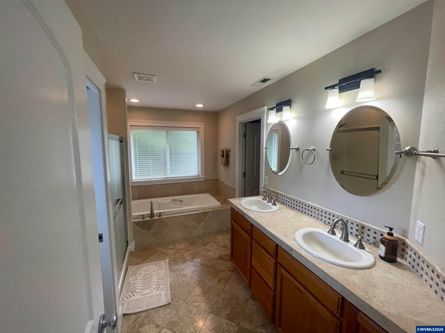 4420 SW Country Club Dr, Corvallis, OR 97333
