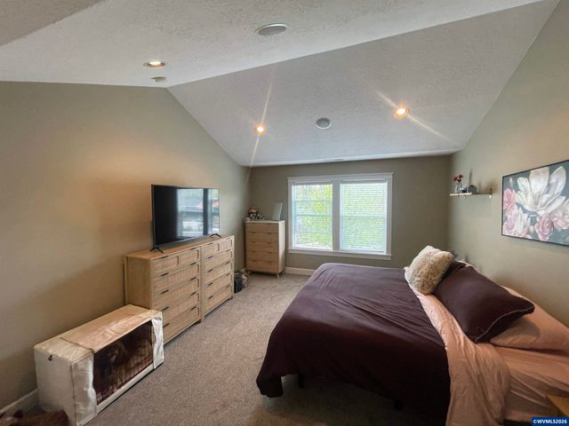4420 SW Country Club Dr, Corvallis, OR 97333