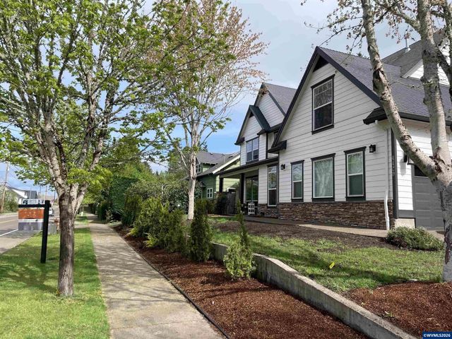 4420 SW Country Club Dr, Corvallis, OR 97333