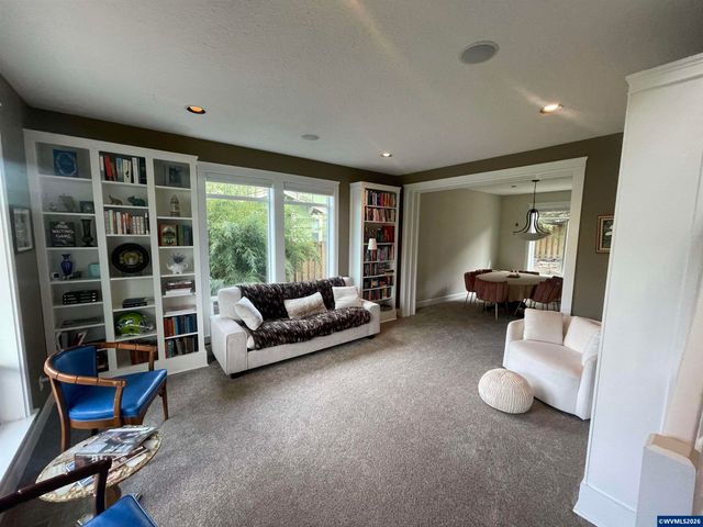 4420 SW Country Club Dr, Corvallis, OR 97333