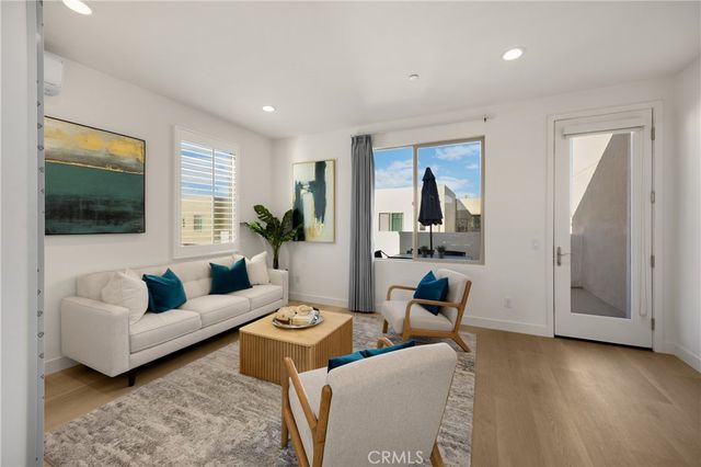 269 Magnet, Irvine, CA 92618