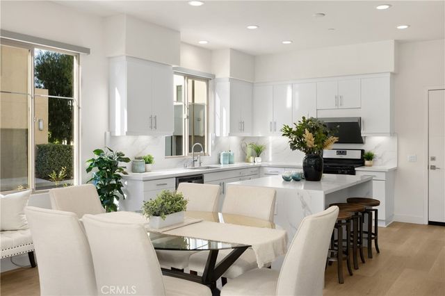 269 Magnet, Irvine, CA 92618