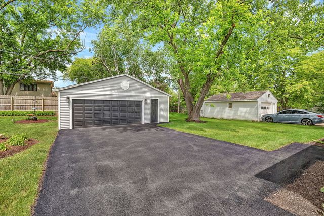 512 N Westlawn Avenue, Aurora, IL 60506