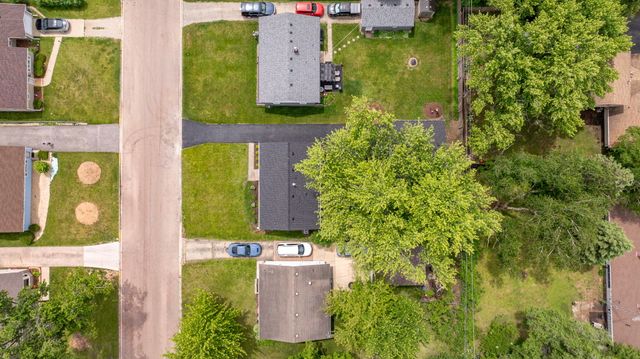 512 N Westlawn Avenue, Aurora, IL 60506
