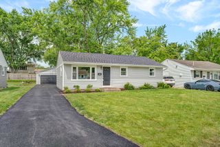 512 N Westlawn Avenue, Aurora, IL 60506
