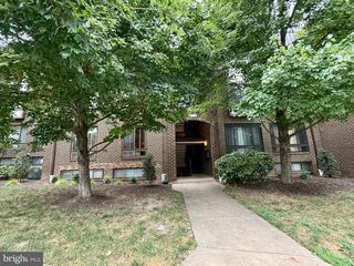 122 ROBERTS LN #400, Alexandria, VA 22314