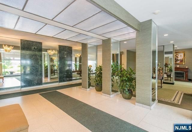 301 Beech OF7, Hackensack, NJ 07601