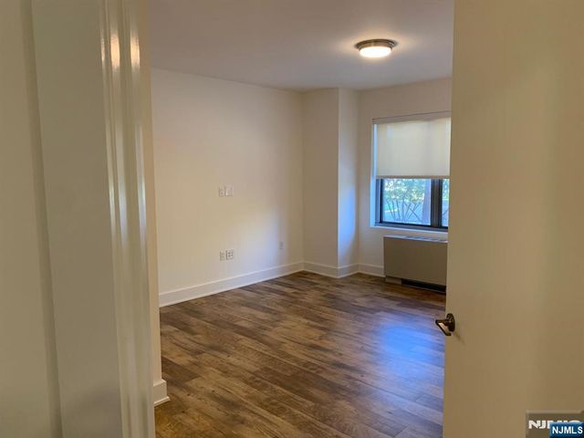 301 Beech OF7, Hackensack, NJ 07601