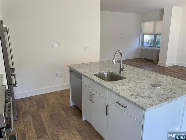 301 Beech OF7, Hackensack, NJ 07601