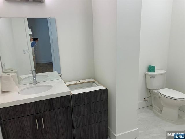 301 Beech OF7, Hackensack, NJ 07601