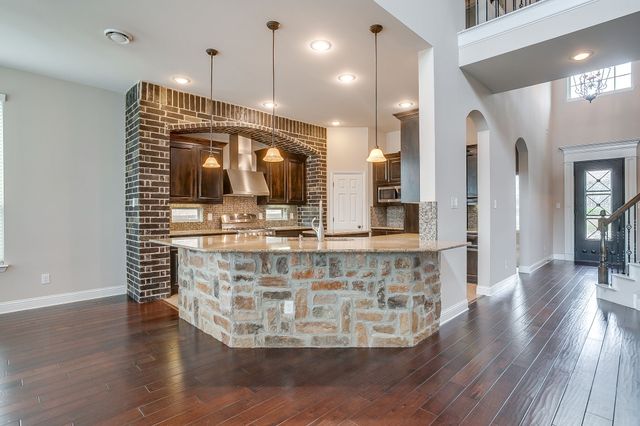 1216 Yosemite Way, Burleson, TX 76028