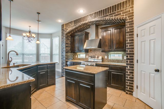 1216 Yosemite Way, Burleson, TX 76028