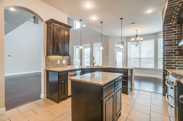 1216 Yosemite Way, Burleson, TX 76028