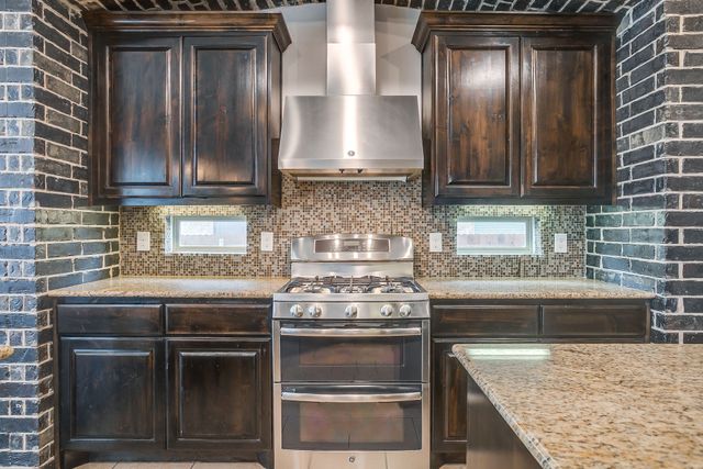 1216 Yosemite Way, Burleson, TX 76028