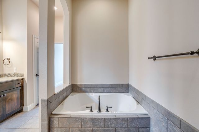 1216 Yosemite Way, Burleson, TX 76028