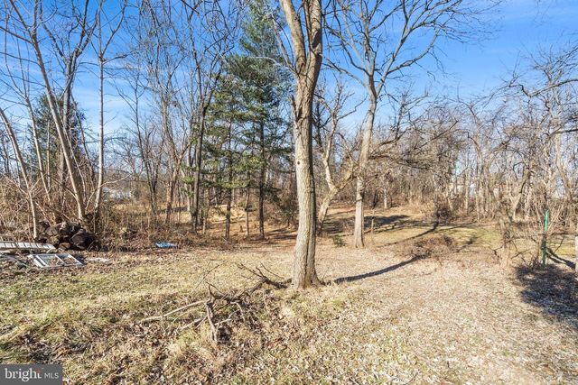 5664 CHARLES TOWN RD, Kearneysville, WV 25430