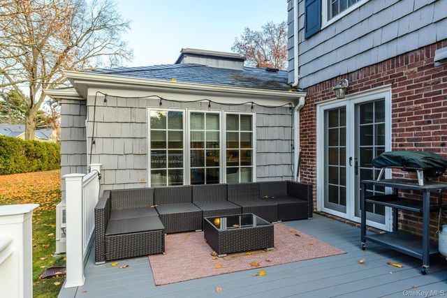 47 Whistler Road, Manhasset, NY 11030