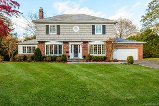 47 Whistler Road, Manhasset, NY 11030