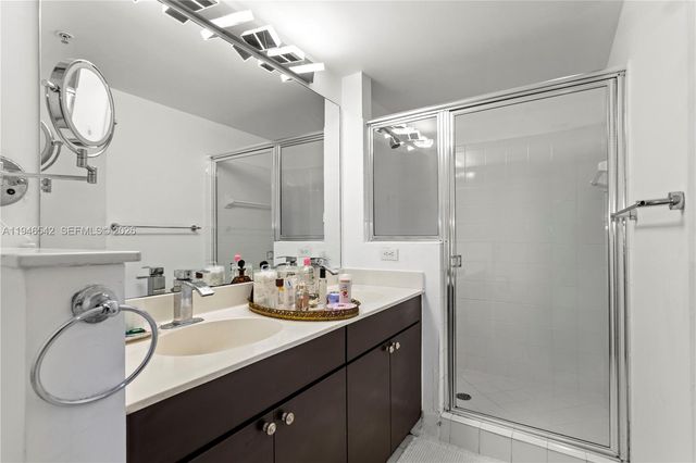 17150 N Bay Rd 2320, Sunny Isles Beach, FL 33160