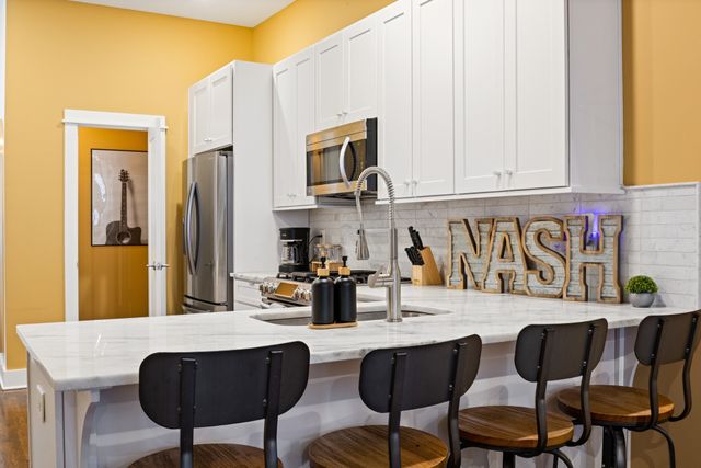 2001 Convent Pl Apt 6, Nashville, TN 37212