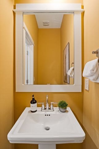 2001 Convent Pl Apt 6, Nashville, TN 37212