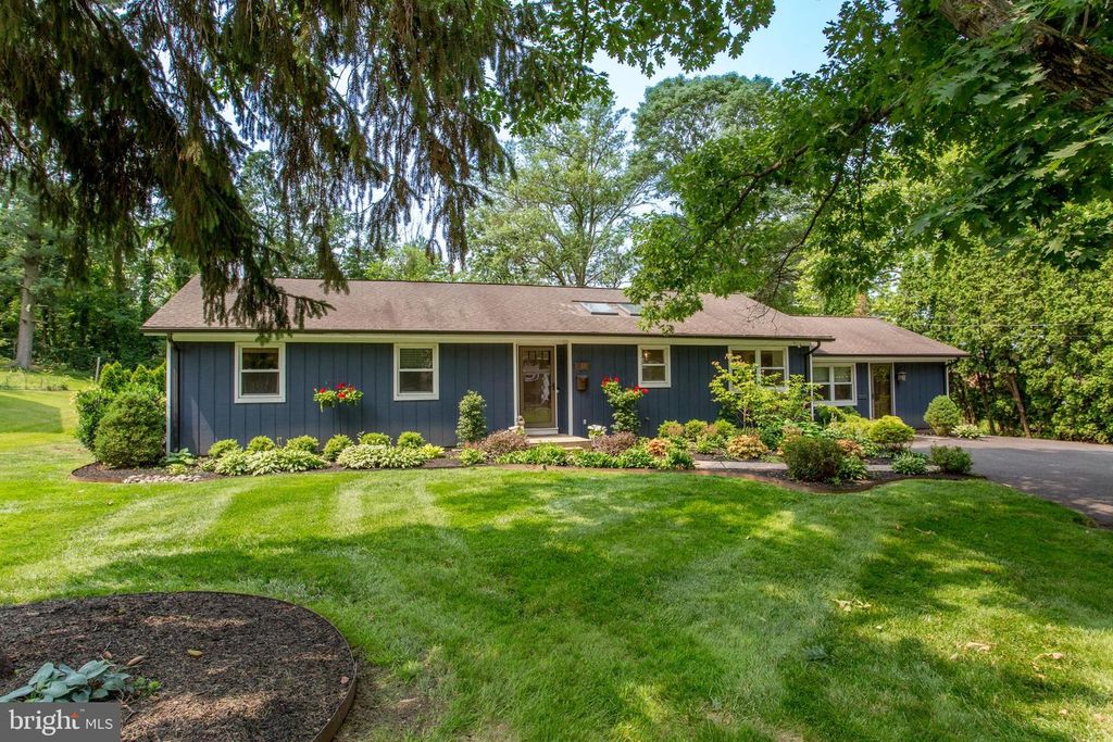 230 N WEST ST, Doylestown, PA 18901