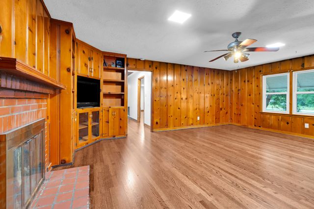 4237 Old Alto Hwy, Decherd, TN 37324