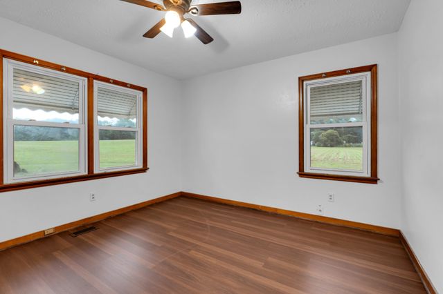 4237 Old Alto Hwy, Decherd, TN 37324