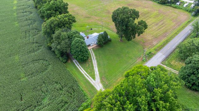 4237 Old Alto Hwy, Decherd, TN 37324