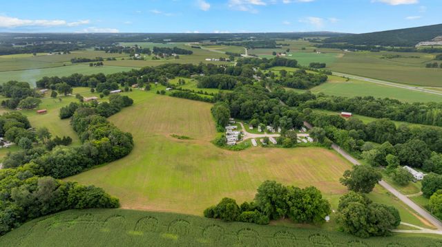 4237 Old Alto Hwy, Decherd, TN 37324