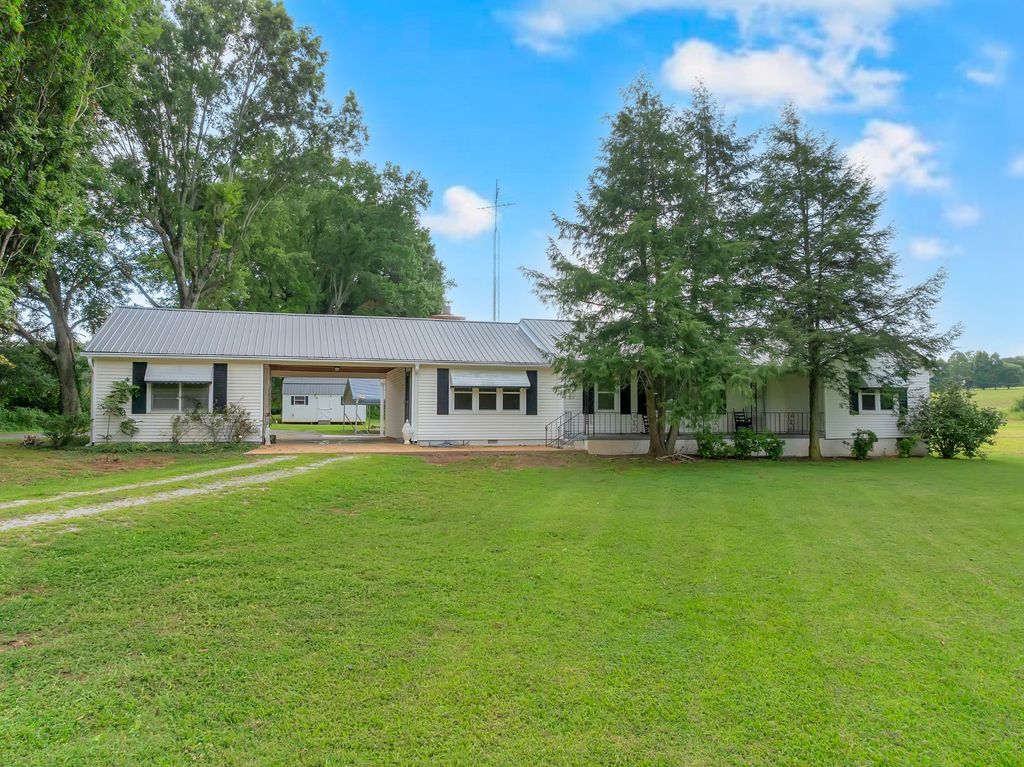 4237 Old Alto Hwy, Decherd, TN 37324