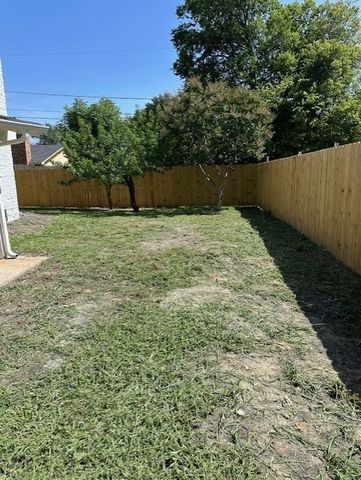 714 Pinehill Lane, Grand Prairie, TX 75052